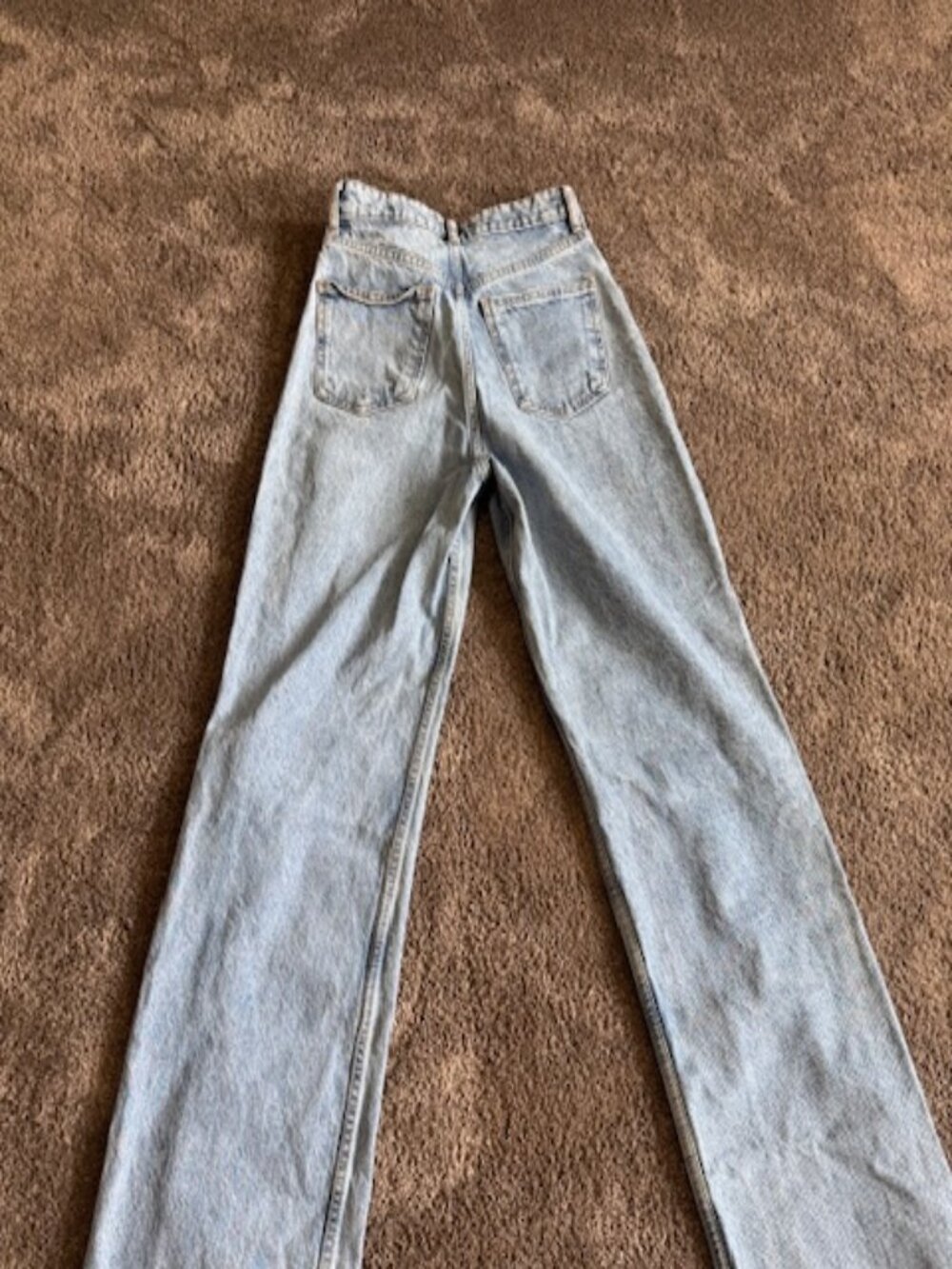 ✨ Zara Light Wash Straight Leg Jeans – Size 4 ✨